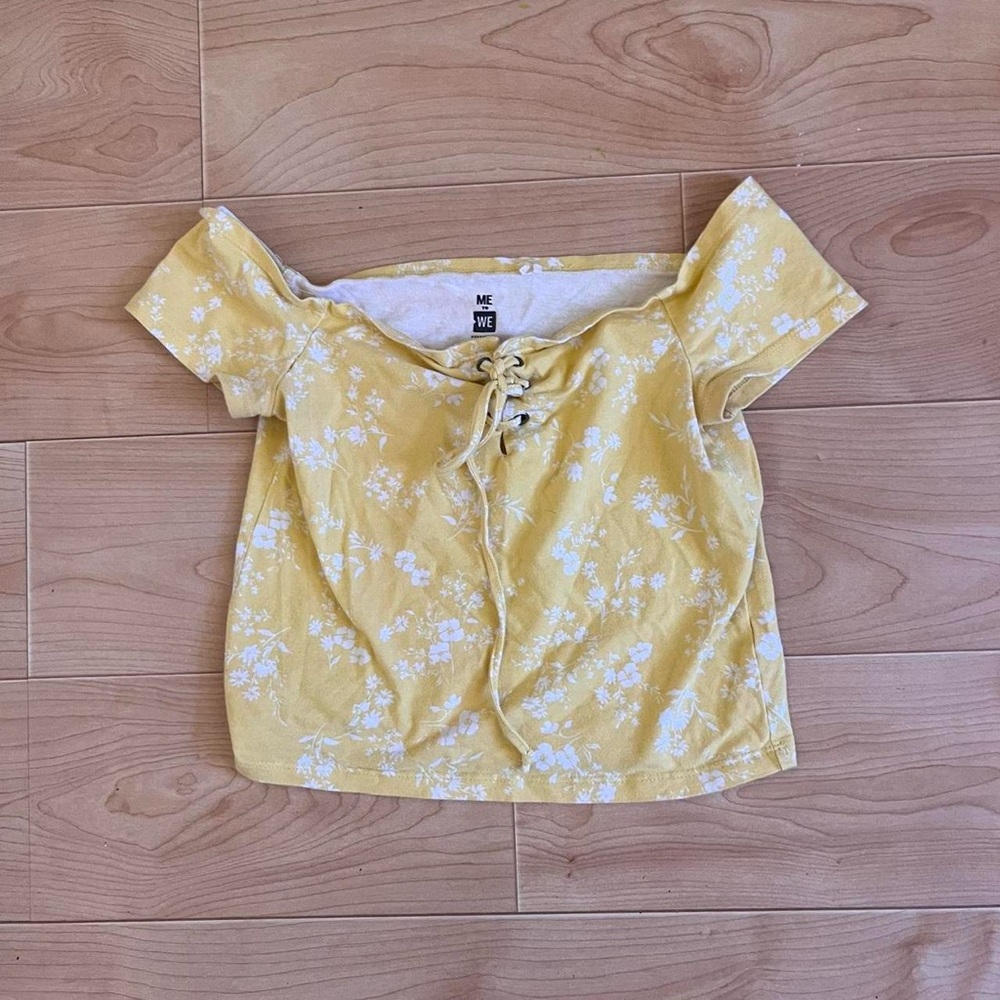 Me to We Butter Yellow and White Floral Crop Blouse with Tie Sinch Front